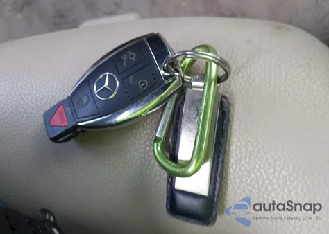 2016 Mercedes-Benz E 350 z USA, uszkodzony, nr VIN WDDHF5KB7GB173418